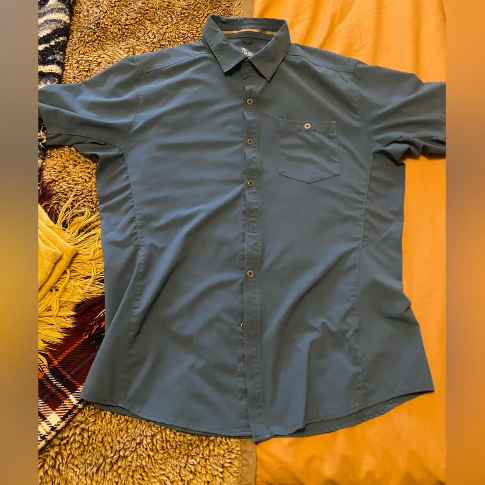 2 For 1 Men's KUHL Blue and Gray Short Sleeve button up Shirts - VG Condition - Picture 12 of 12